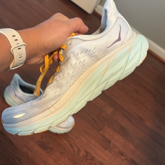 Hoka Clifton 8 Running Shoes Women size: 9B - Picture 4 of 9